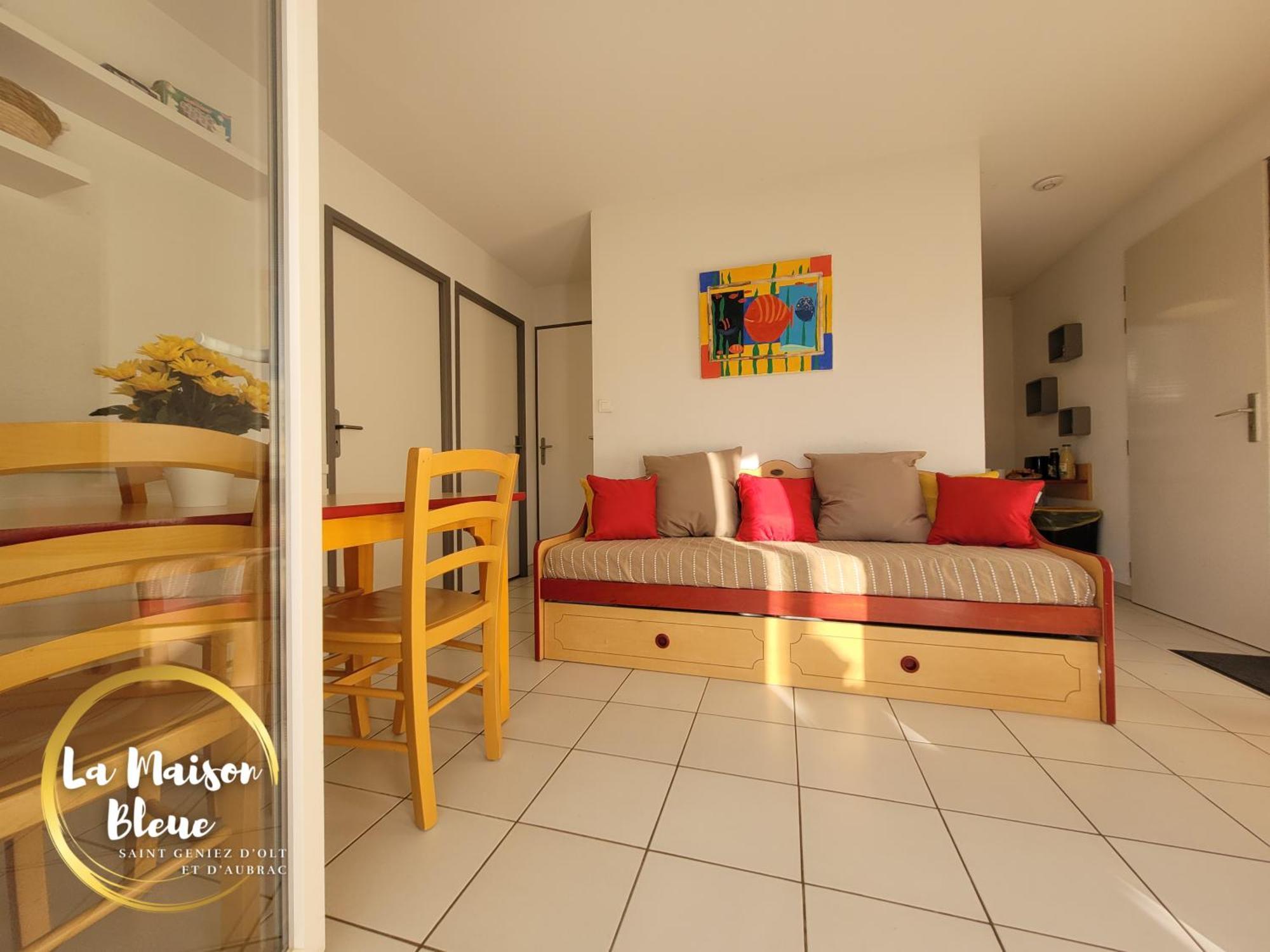 La Maison Bleue, Village Vacances, Piscine, Parking Saint-Geniez-dʼOlt エクステリア 写真