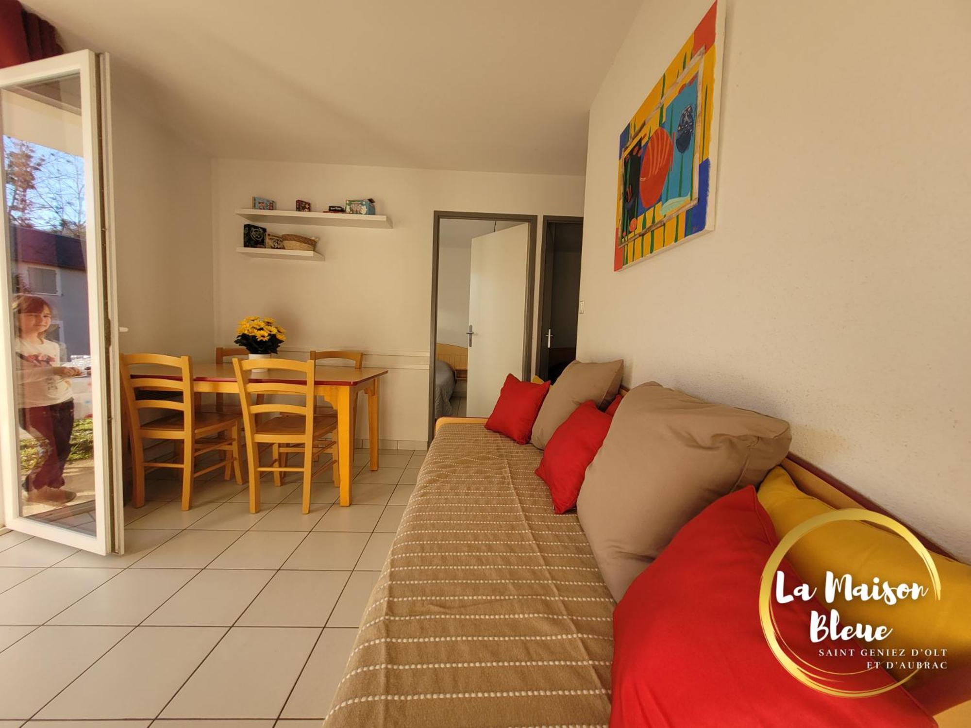La Maison Bleue, Village Vacances, Piscine, Parking Saint-Geniez-dʼOlt エクステリア 写真