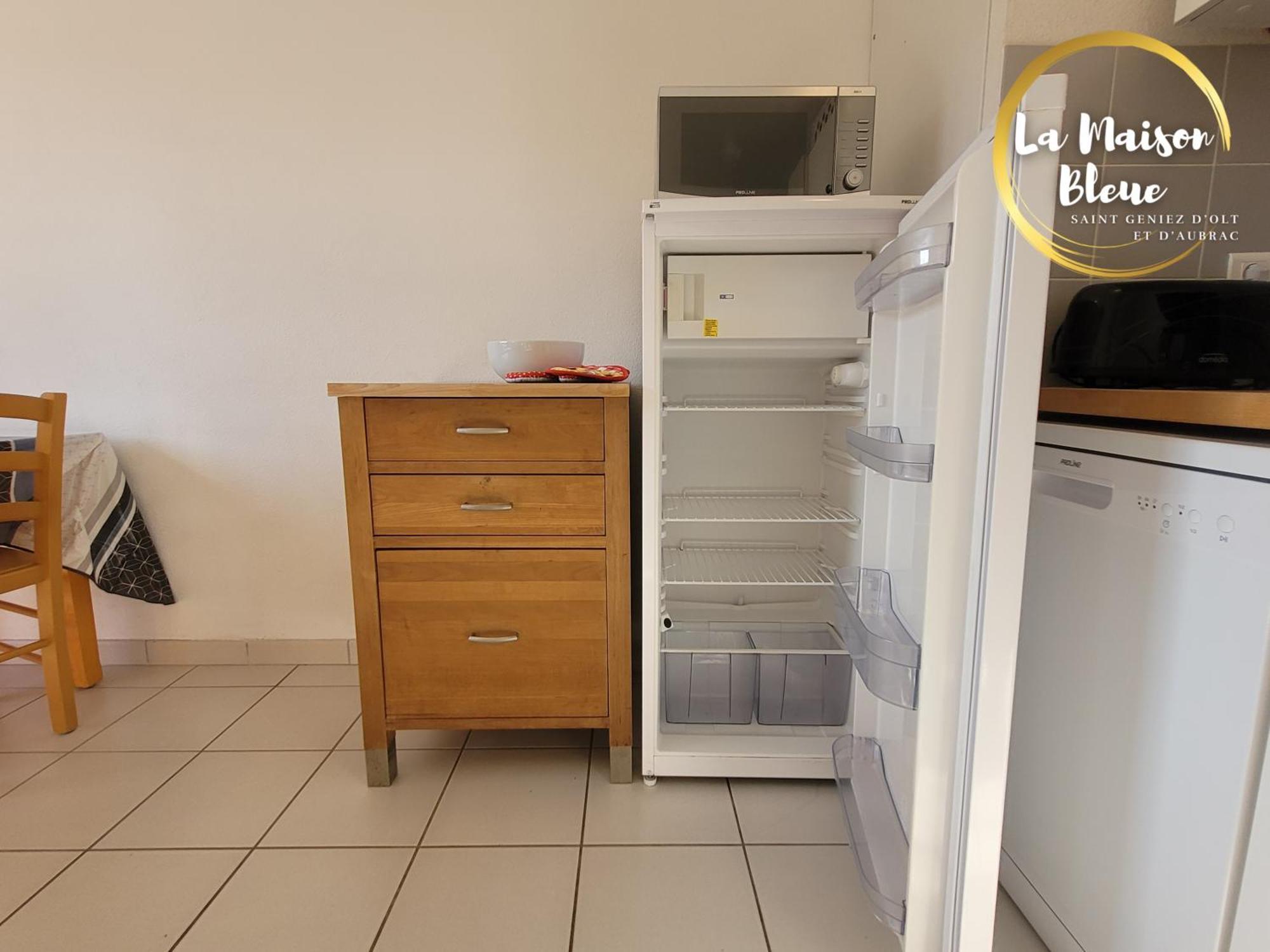 La Maison Bleue, Village Vacances, Piscine, Parking Saint-Geniez-dʼOlt エクステリア 写真